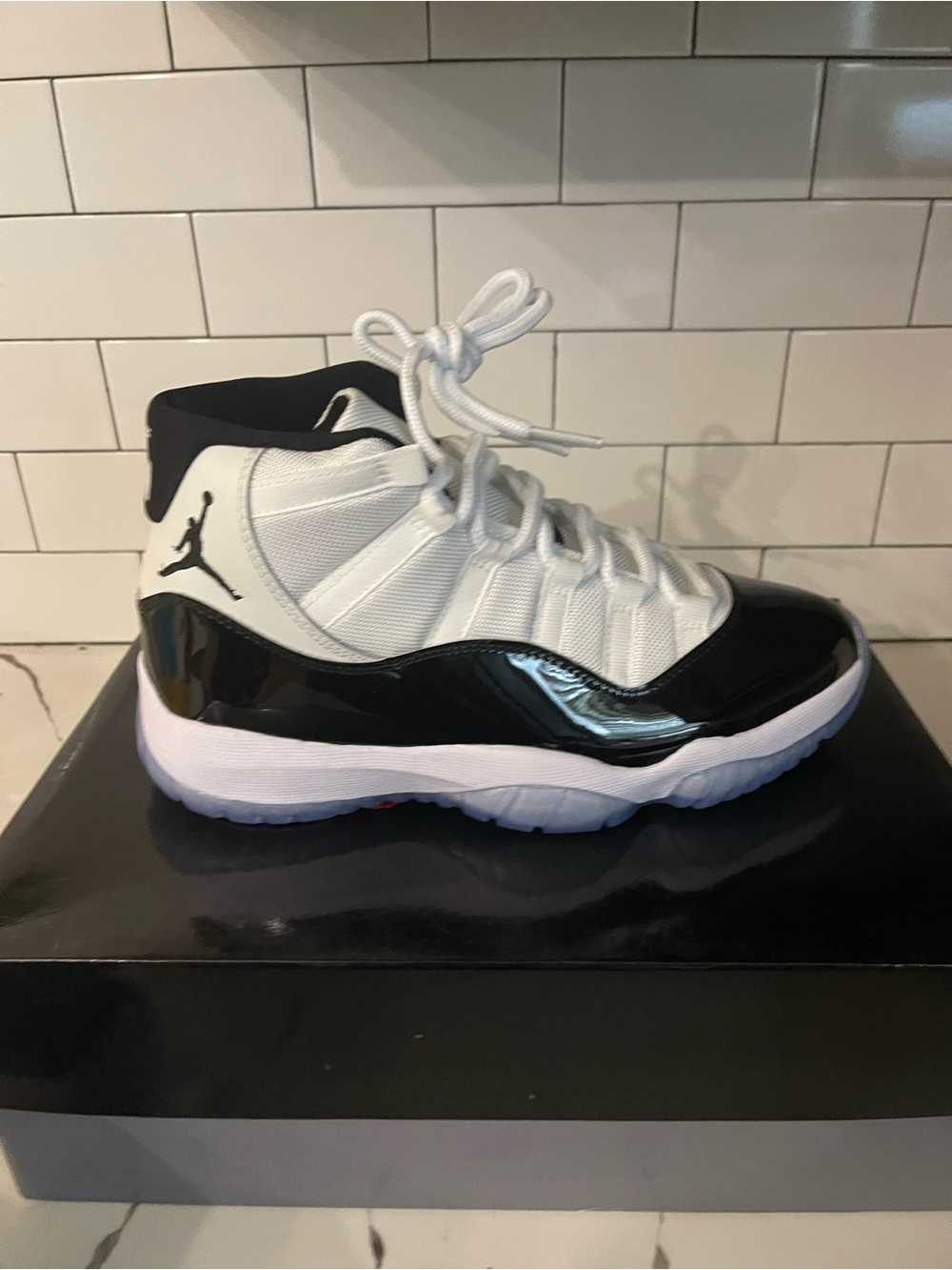 Men’s Retro 11 Concord Size 8.5.